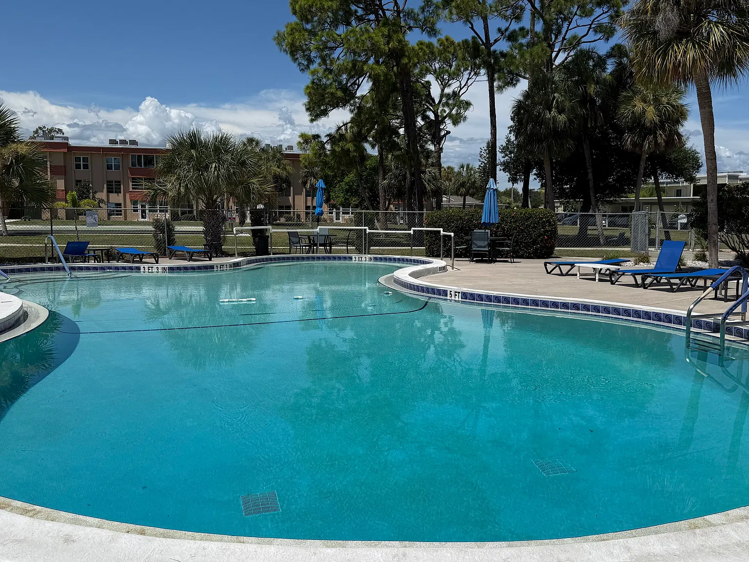 2 bed, 919 sqft, $1,195 — Photo 1