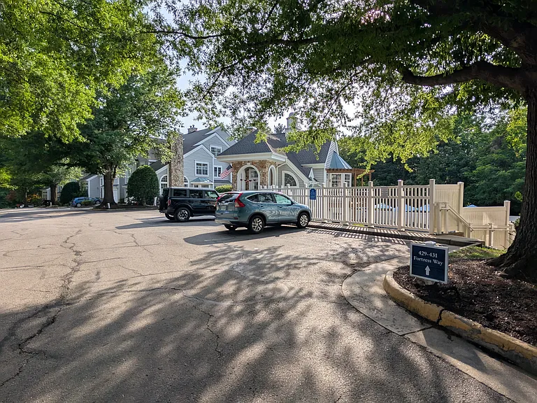 332 Overlook Dr — Photo 44