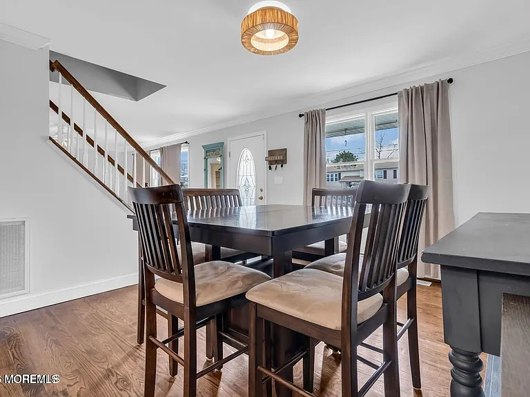 305 Hudson Dr — Photo 4