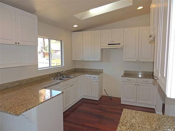 3rd image of 658 Mariano Dr