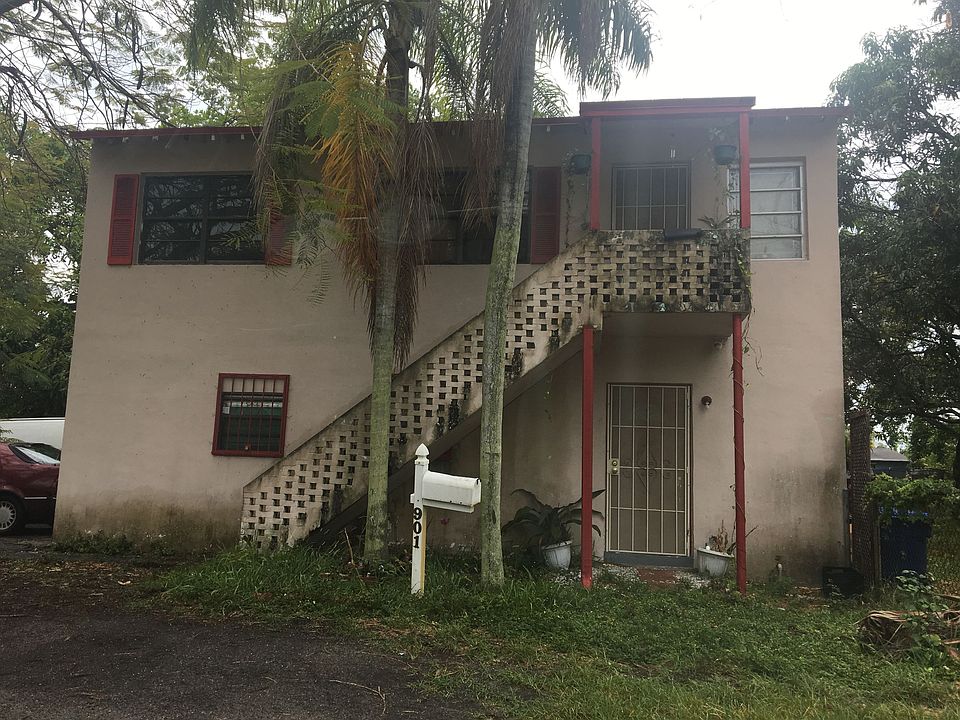 1st image of 901 NE 155th St