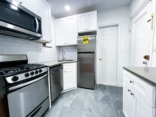 Rented by Voro New York | media 74