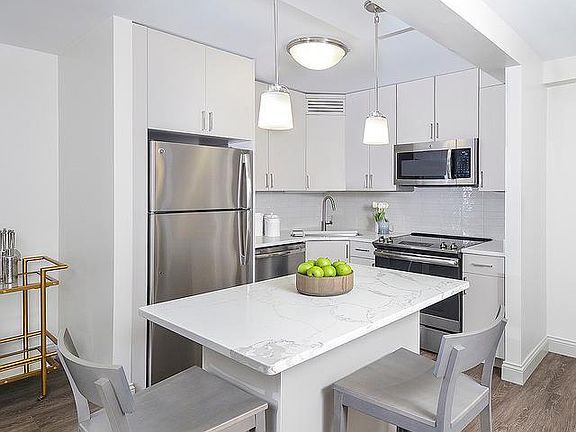 2nd image of 300 W Grand Ave APT 202