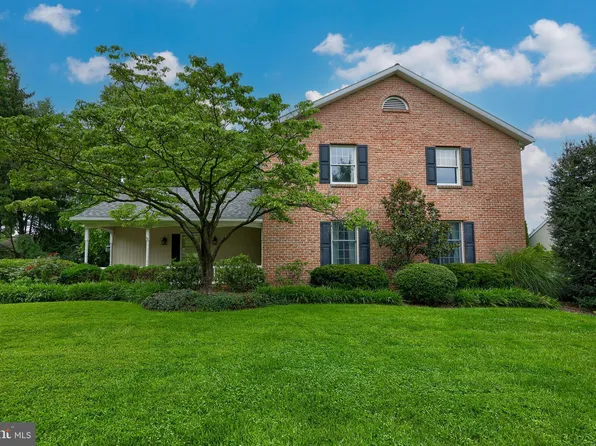 1923 Squire Ct, Wyomissing, PA 19610