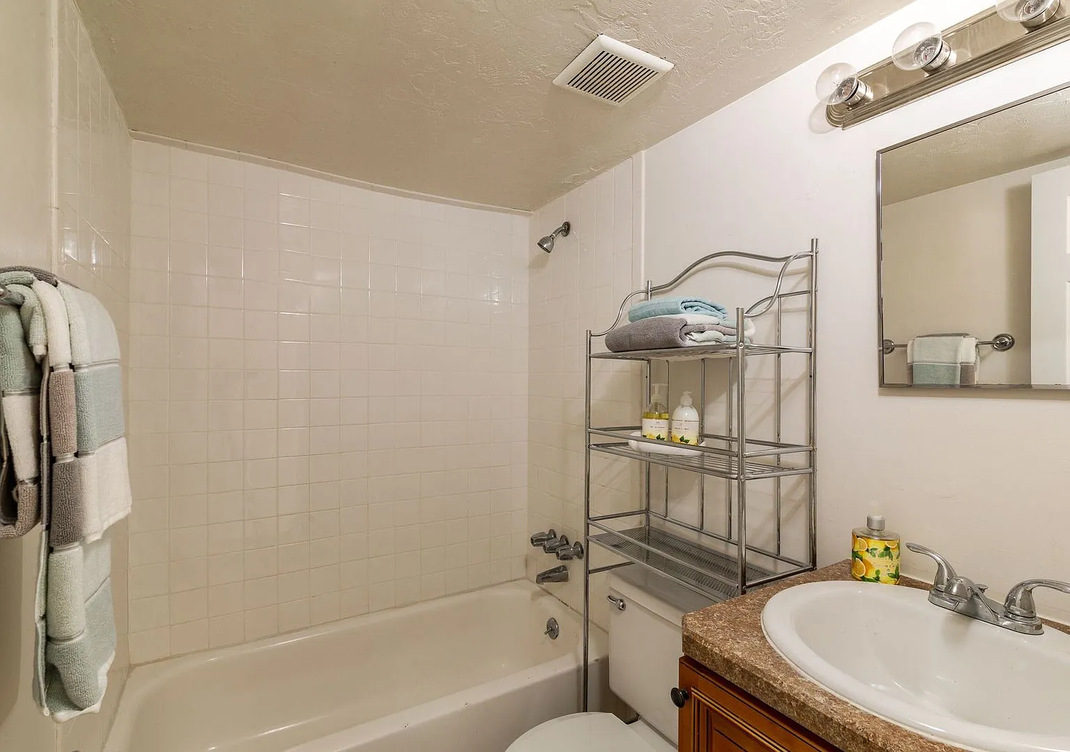 A3555 Chelsea Lane — Photo 4