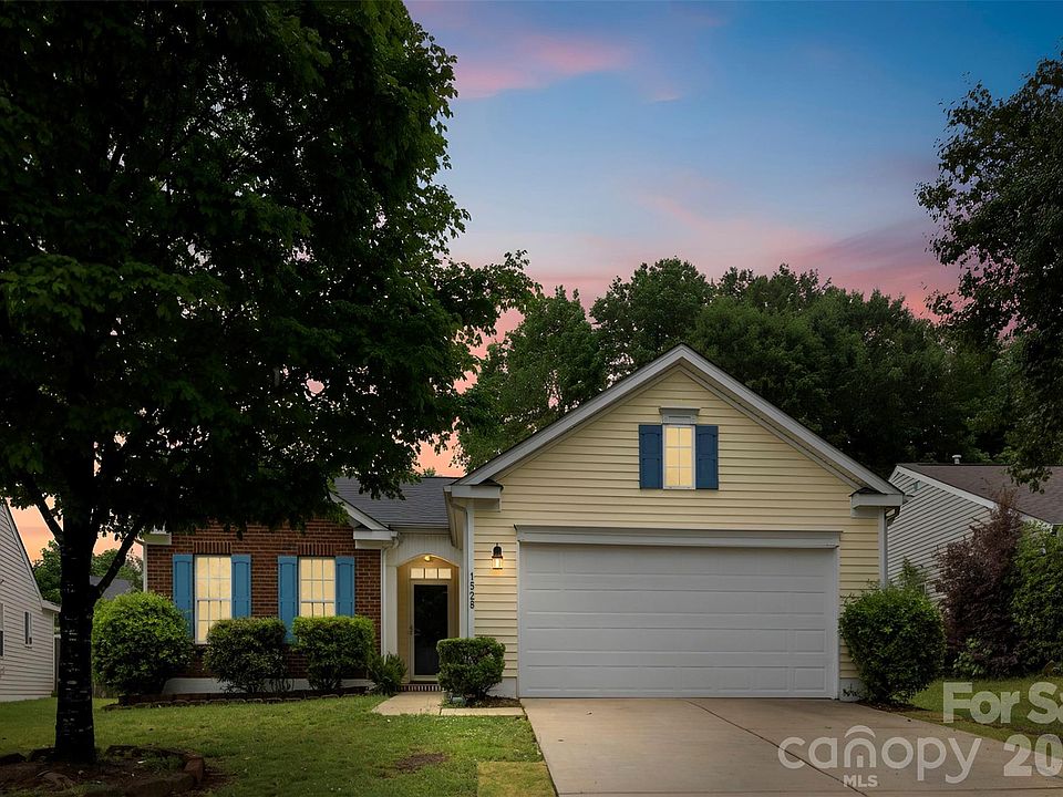 1st image of 1528 Oakdale Green Dr