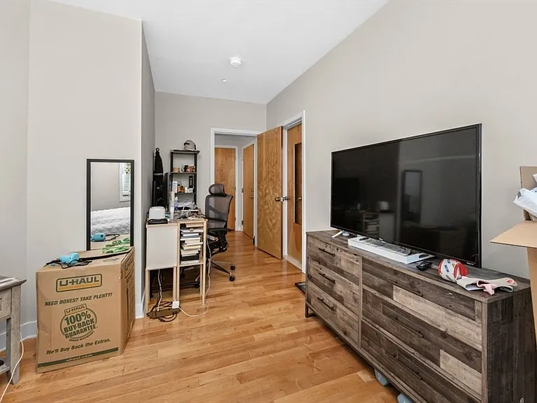 24 Bay State Rd #5 — Photo 7