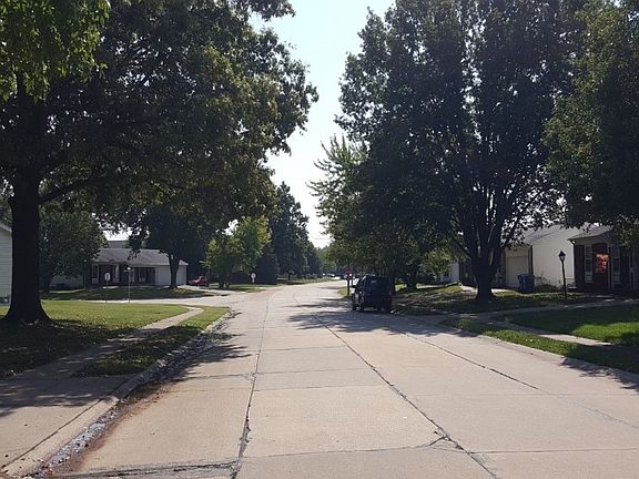 5th image of 414 Coachway Ln