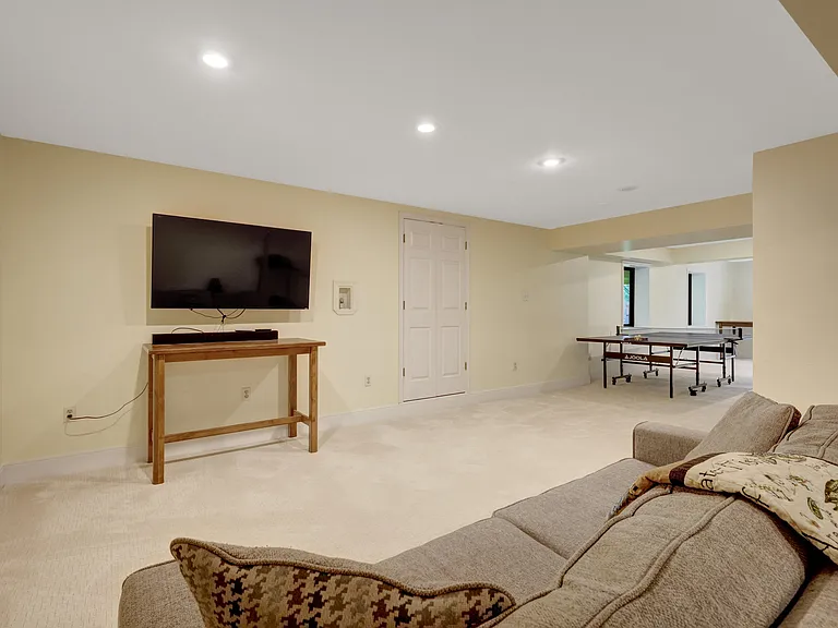 10904 Belgravia Ct — Photo 43