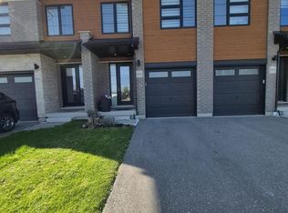 886 Robert Ferrie Dr, Kitchener, ON N2R 0P2