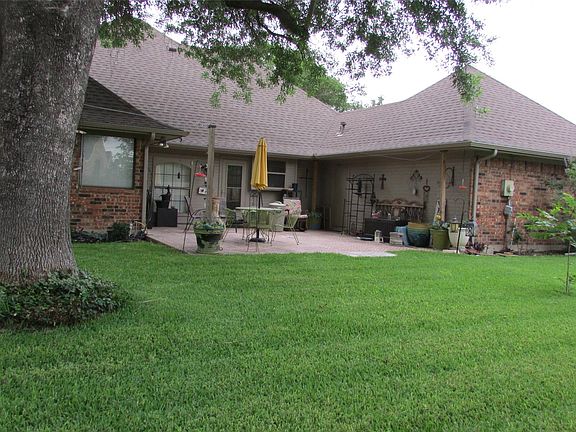 2nd image of 901 Lakeway Dr