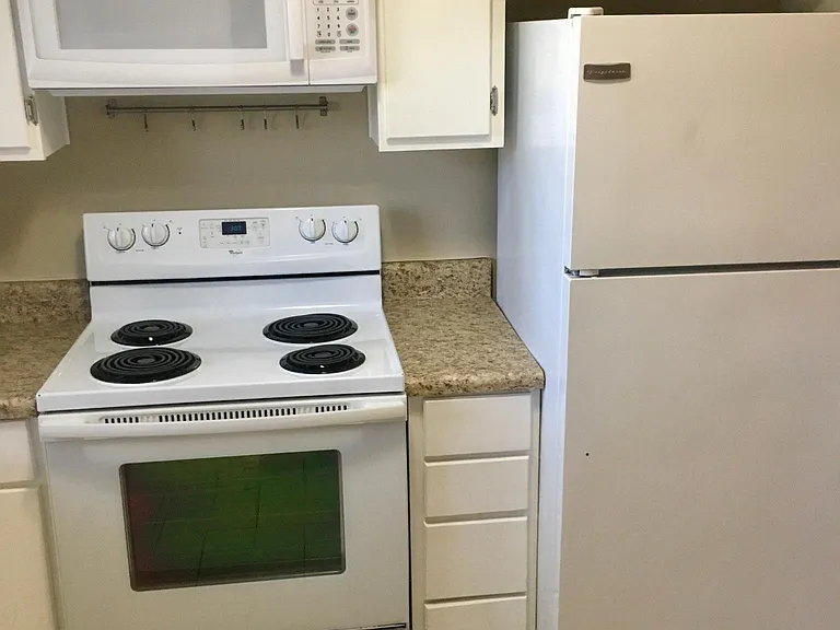 712 Goodman St — Photo 10