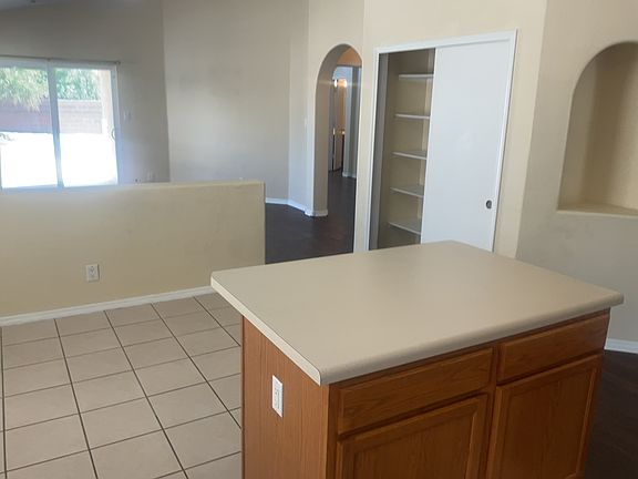 3rd image of 10400 Calle Chulita NW