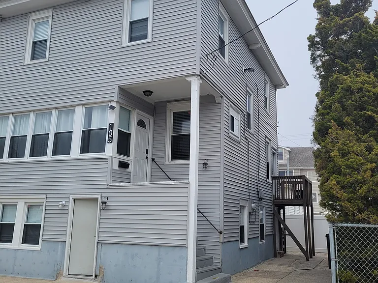 105 N Windsor Ave — Photo 8