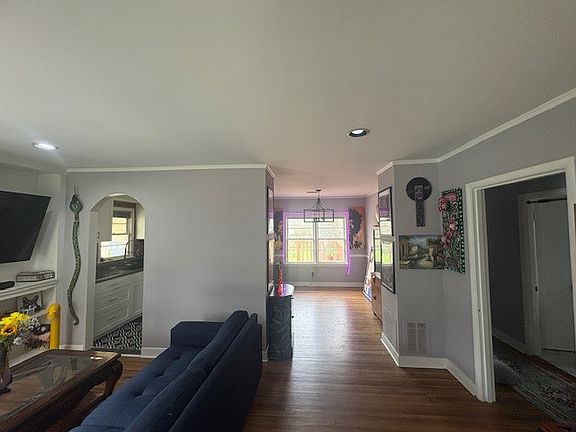 2nd image of 4815 Flamingo Rd