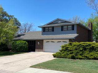 1621 E Johnson St, Garden City, KS 67846