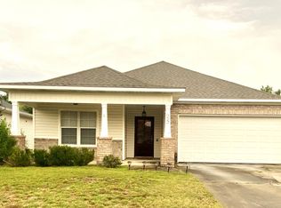 25 Clear Springs Ct, Hattiesburg, MS 39402