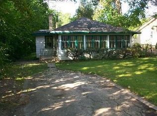 26136 W Lakeview Ave, Ingleside, IL 60041