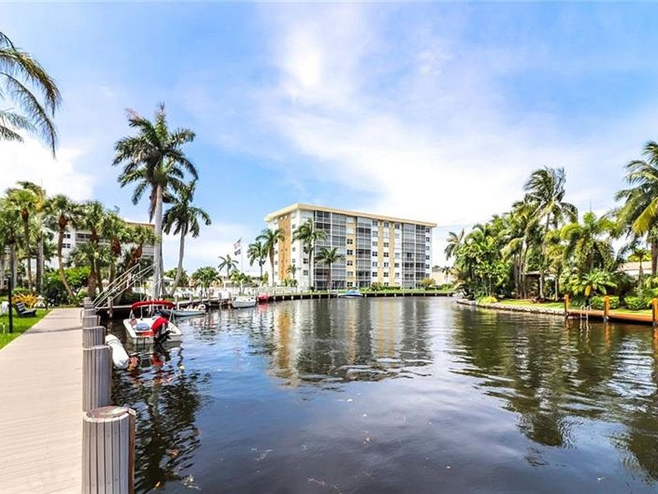 Condo Located on Picturesque Middle River with over 40 Acres of manicured landscape with boardwalk