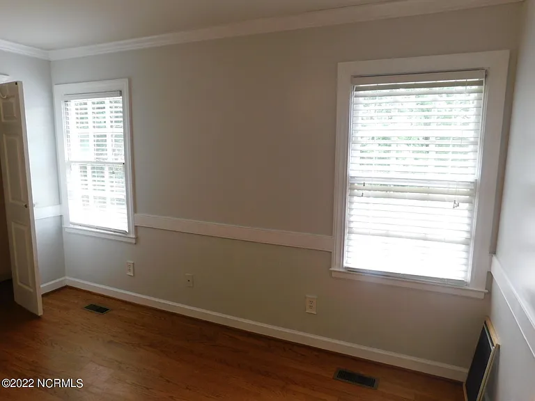 2903 Mandy Ln — Photo 12
