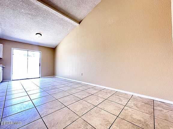 3rd image of 3526 Oasis Dr