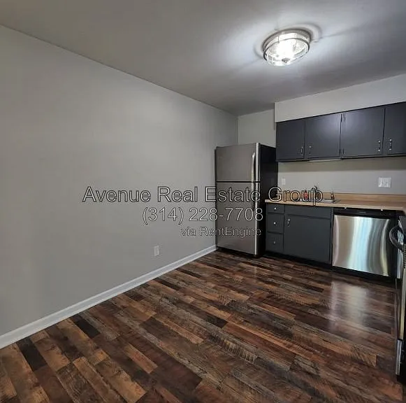 708 Ridgeside Dr — Photo 3
