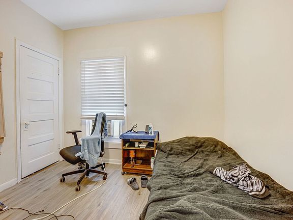 5th image of 919 N 21st Ave