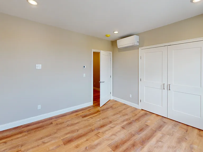 100 Revere St — Photo 41