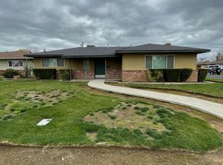 221 Cole Ave, Clovis, CA 93612