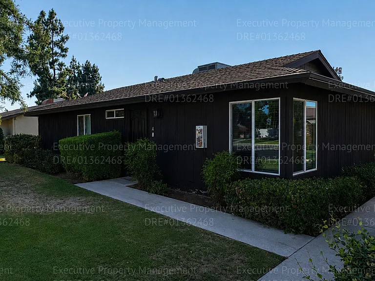 709 Deseret Way — Photo 2