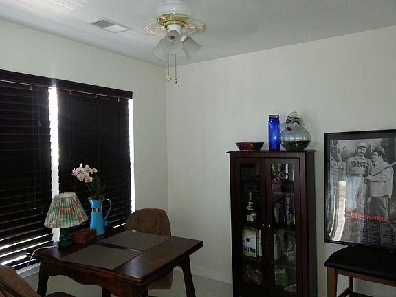 Breakfast room