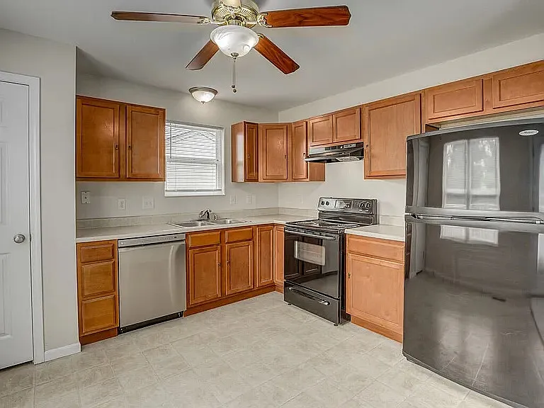 9124 Susie Dr — Photo 2