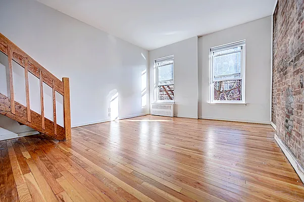 Rented by Urbane Brokerage | media 8