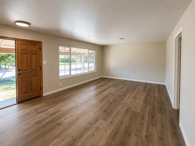 4953 Omar St — Photo 3