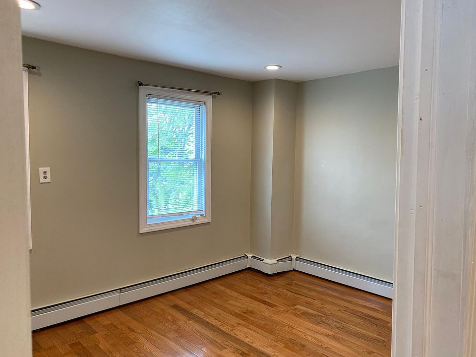 1st image of 9049 176th St #1
