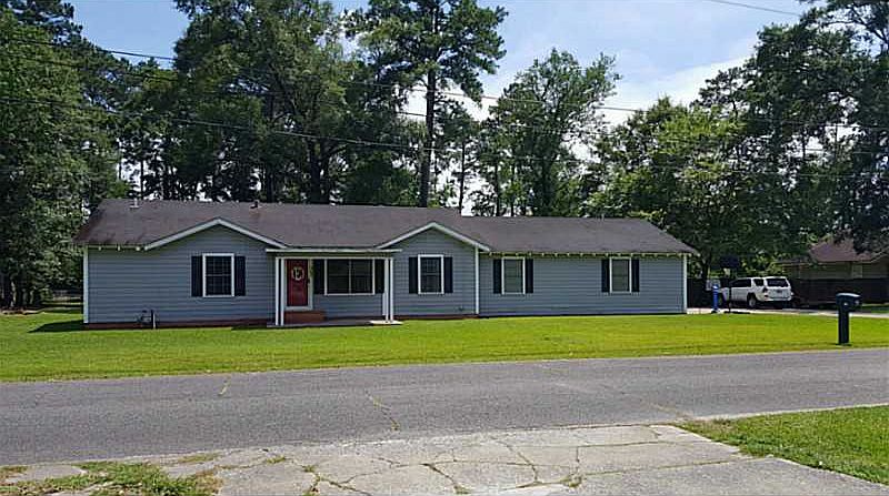 1st image of 305 Live Oak St