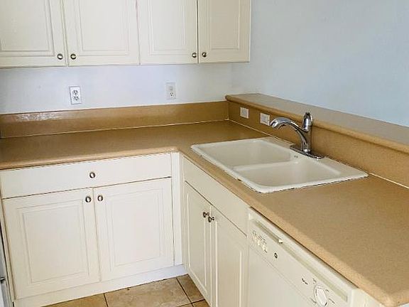 5th image of 6550 Morgan Hill Trl APT 1911