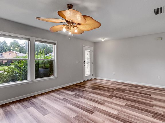 4th image of 76056 Deerwood Dr