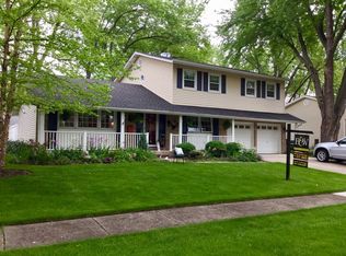 894 E Schirra Dr, Palatine, IL 60074
