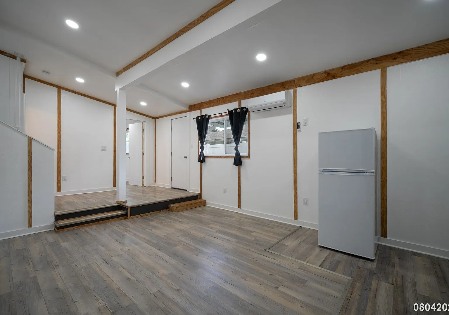 1bd 1ba with Parking - Dogs negotiable $2350 94-1167 Kahuahale St — Photo 3