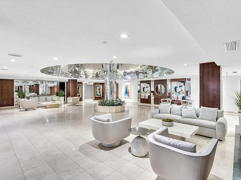 2655 Collins Ave #1710 — Photo 41