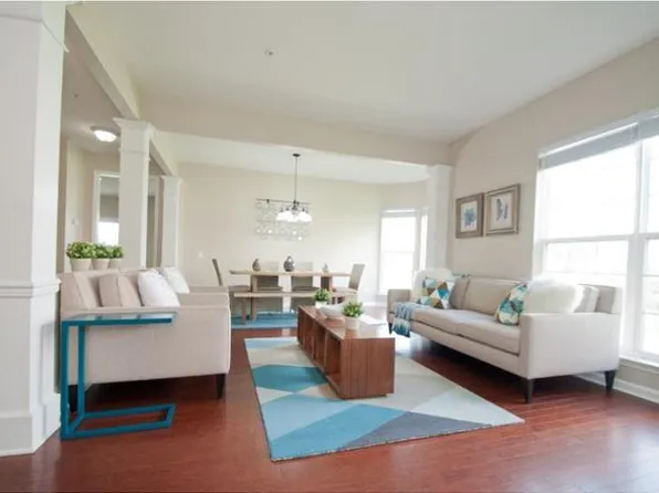 263 N Caldwell Cir, Downingtown, PA 19335