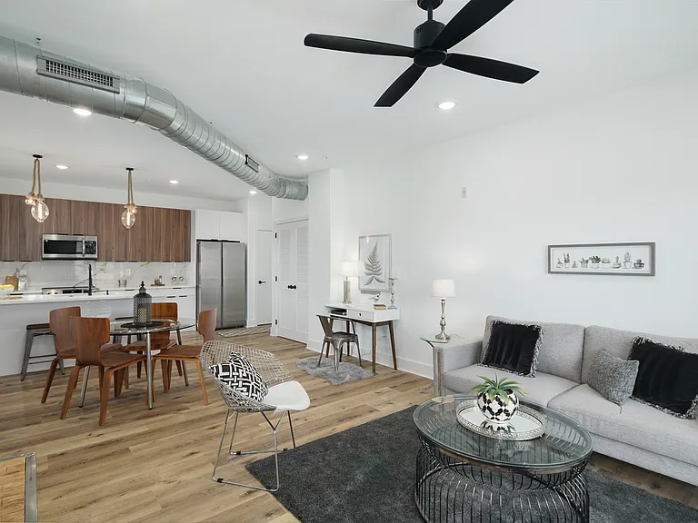 2621 W Oxford St #401 — Photo 13