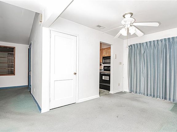 5th image of 7609 Sunny Bank Dr