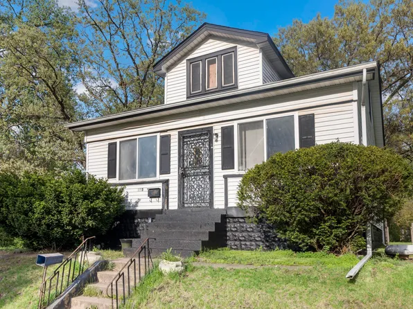 605 Mount St, Gary, IN 46406