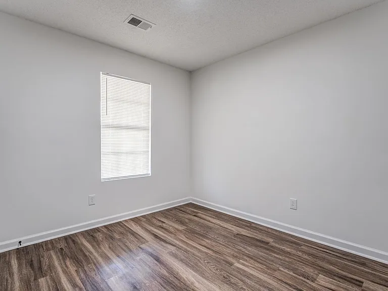 2551 Parkview Dr — Photo 21