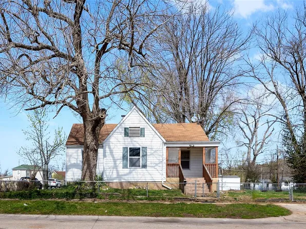 206 E Clement St, De Soto, MO 63020