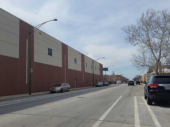 5th image of 5415 N Northwest Hwy
