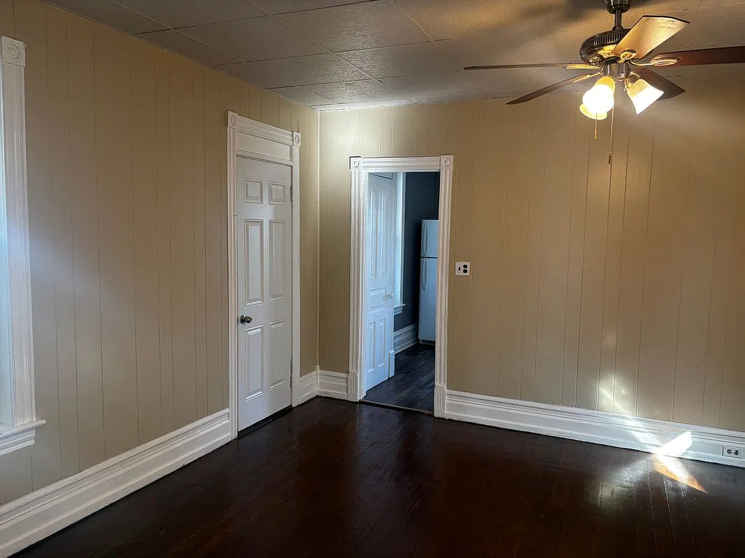 3 bed, 1.0 bath, 1130 sqft, $1,600 — Photo 3