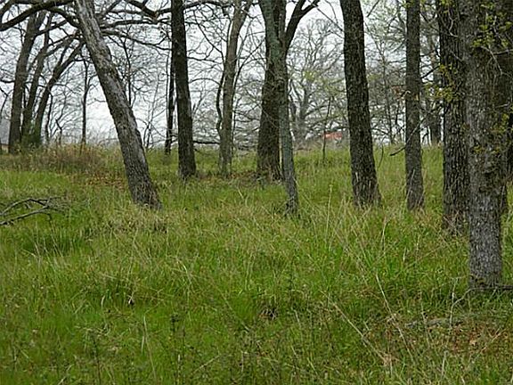 4th image of 1088 Hidden Oaks Dr